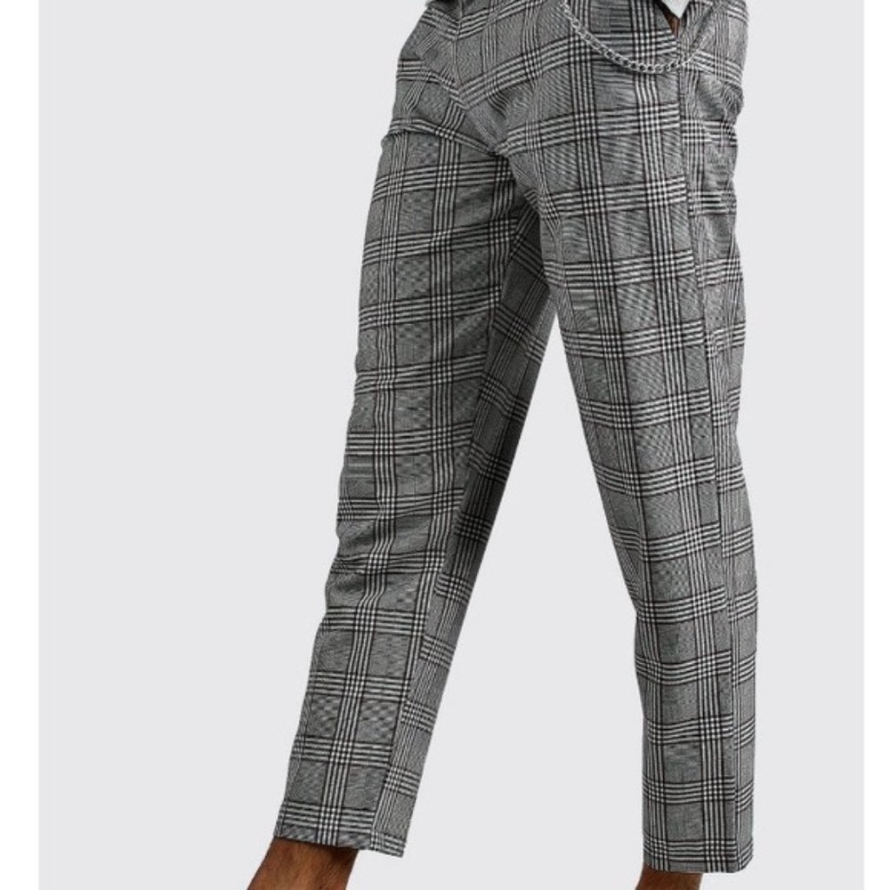 NWT! Beautiful Tartan Cropped Trousers w/chain